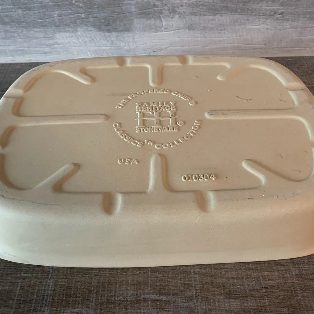 PAMPERED CHEF 9 x 13 Stoneware Baker Lasagna Casserole Dish beige. Made …
